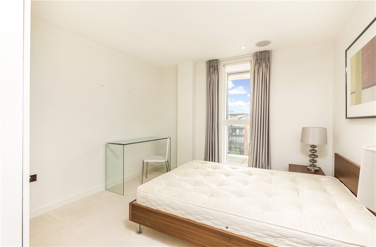 flat for sale in Moore House, Grosvenor Waterside, 2 Gatliff Road
