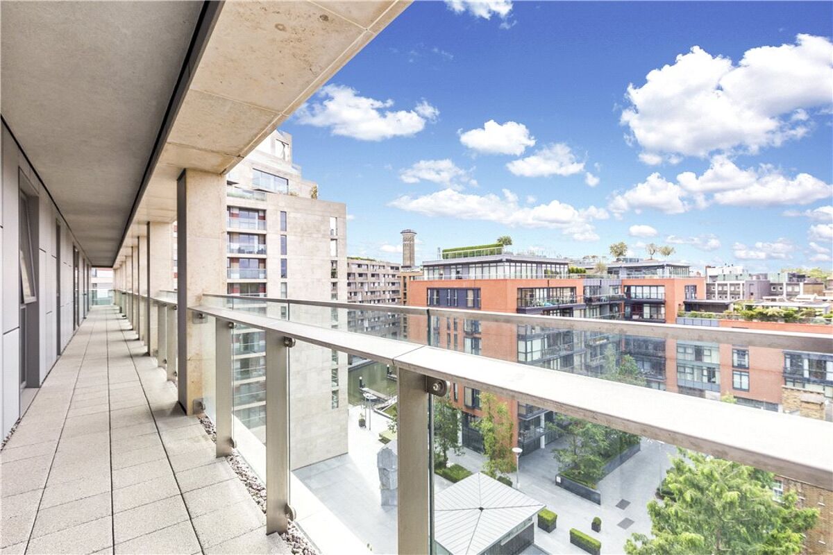 flat for sale in Moore House, Grosvenor Waterside, 2 Gatliff Road