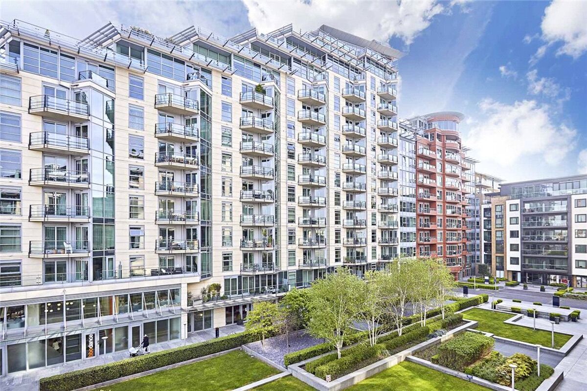 flat for sale in Kingfisher House, Battersea Reach, Juniper Drive