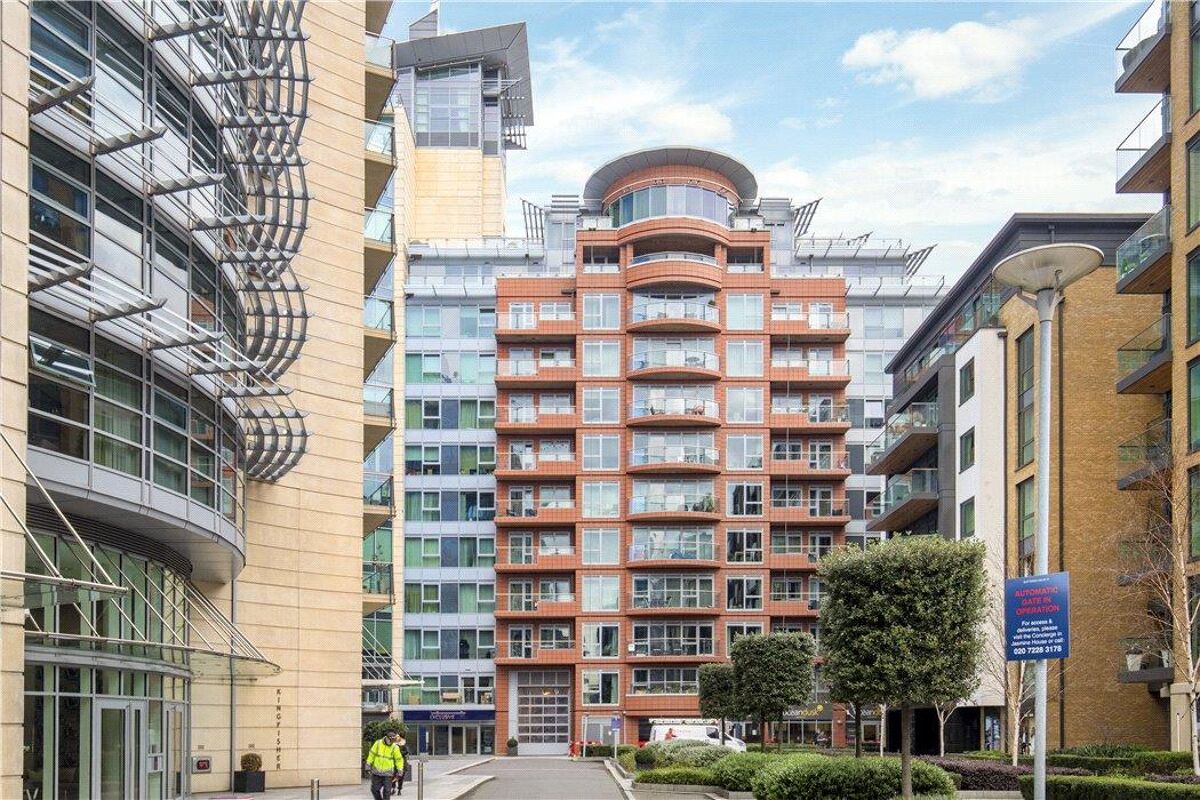 flat for sale in Flotilla House, Juniper Drive, London, SW18