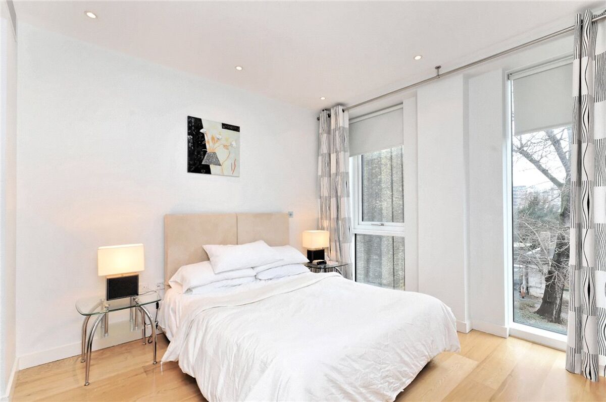 flat for sale in Cubitt Building, Grosvenor Waterside, 10 Gatliff Road