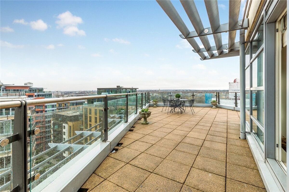 penthouse for sale in Juniper Drive, Battersea Reach, Wandsworth