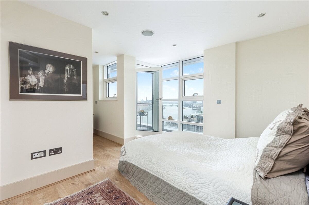 penthouse for sale in Juniper Drive, Battersea Reach, Wandsworth, London, SW18 RVR180037