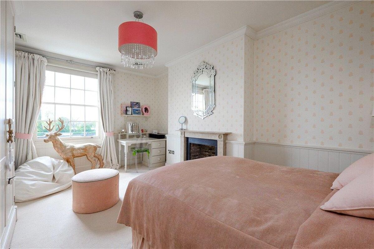 house for sale in Lower Mall, Hammersmith, London, W6 RVR180058