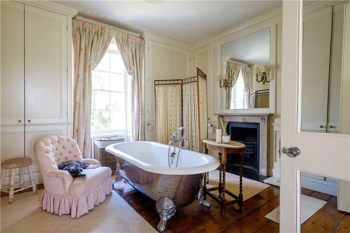 house for sale in Lower Mall, Hammersmith, London, W6 RVR180058