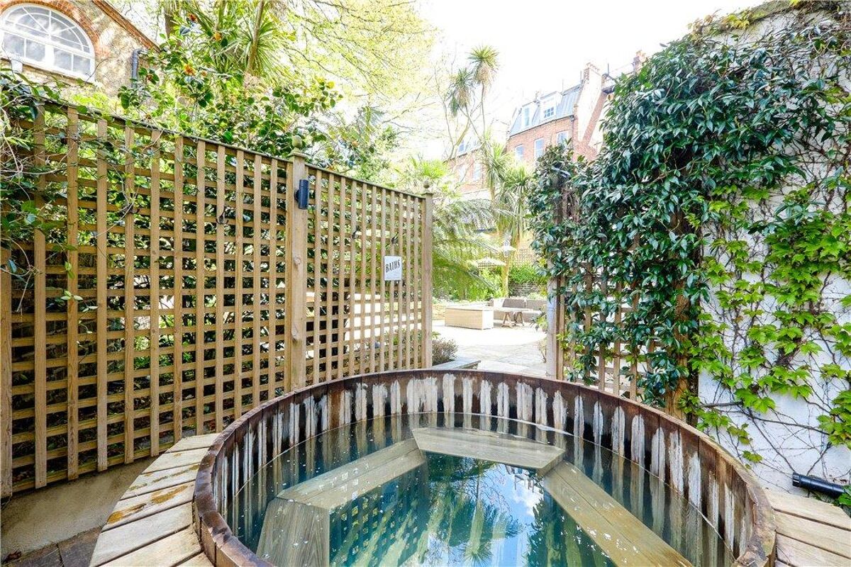 house for sale in Lower Mall, Hammersmith, London, W6 RVR180058