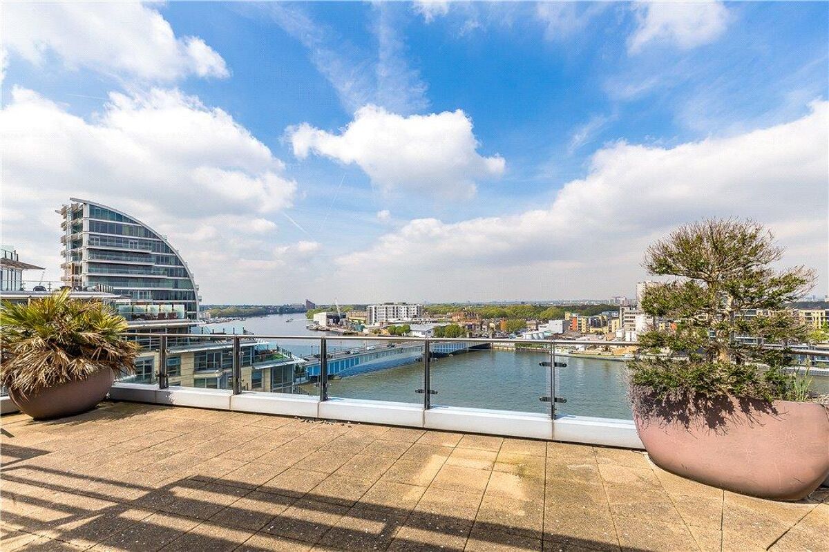 property-for-sale-commodore-house-juniper-drive-battersea-reach