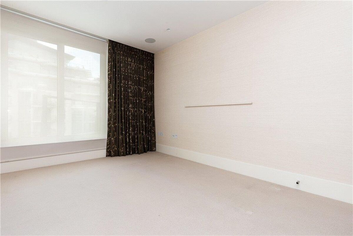 flat for sale in Commodore House, Juniper Drive, Battersea Reach