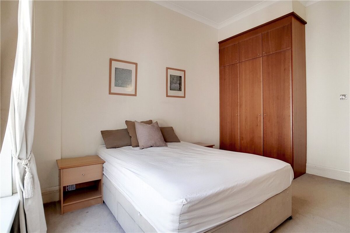 flat for sale in West Block, Forum Magnum Square, County Hall, London