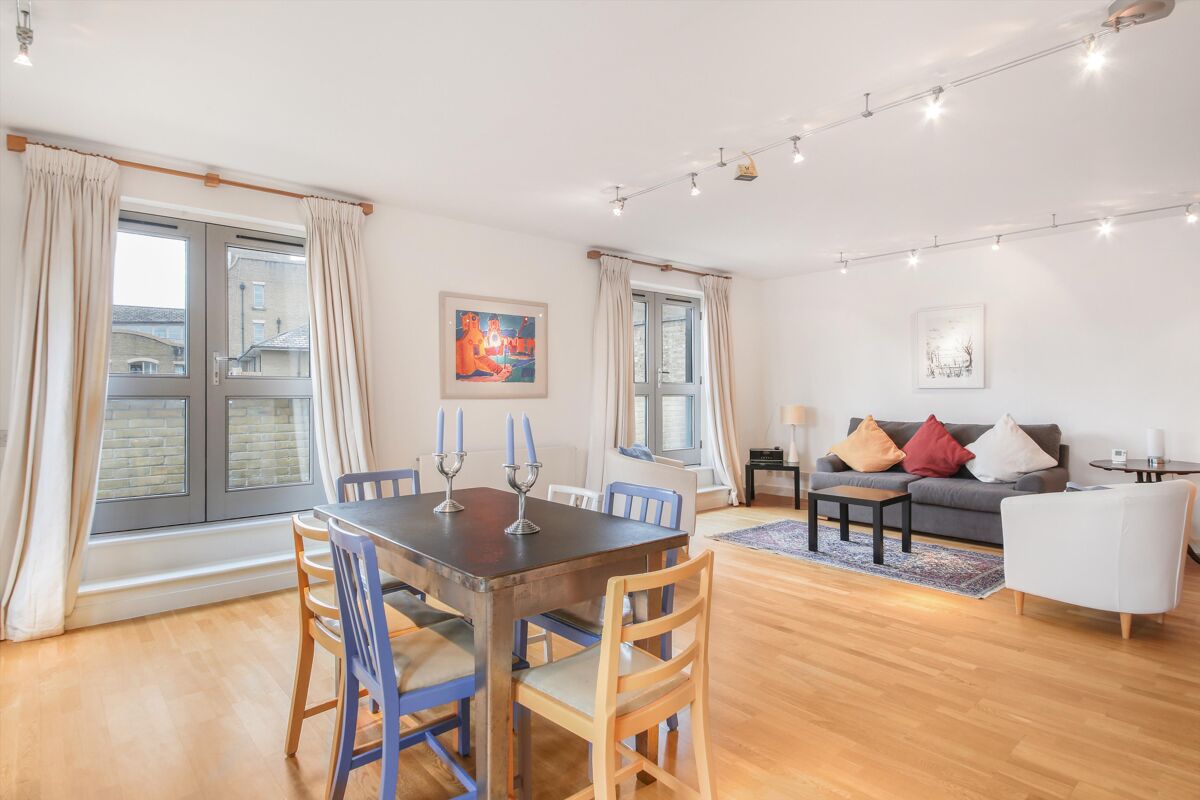 flat for sale in Butlers and Colonial Wharf, Shad Thames, London, SE1