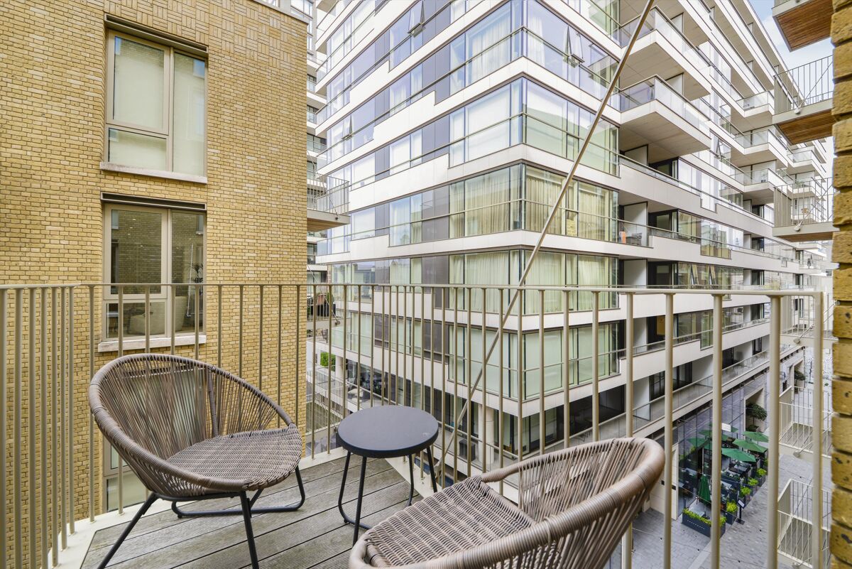 flat for sale in Chatsworth House, Duchess Walk, London, SE1