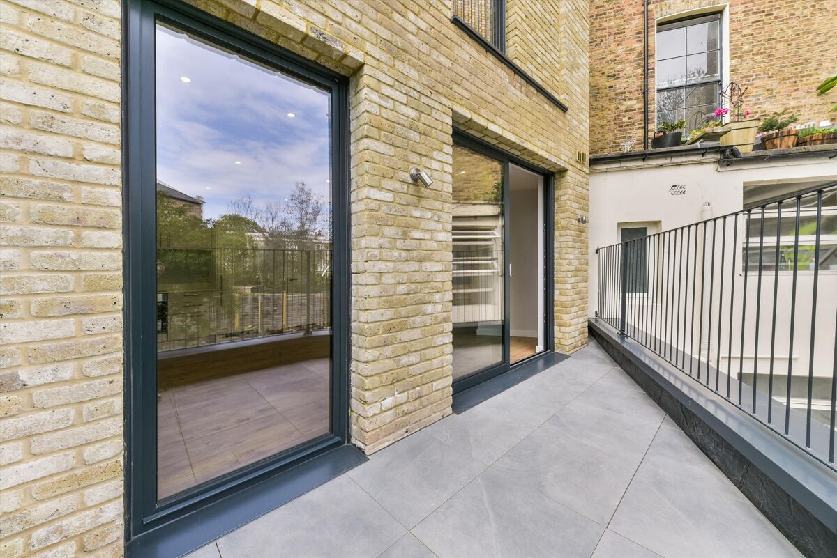 flat for sale in Albion Grove, London, N16 SBK012102756 Knight Frank