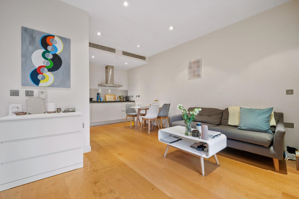 Flat for sale in Hepworth Court, Grosvenor Waterside, London, SW1W
