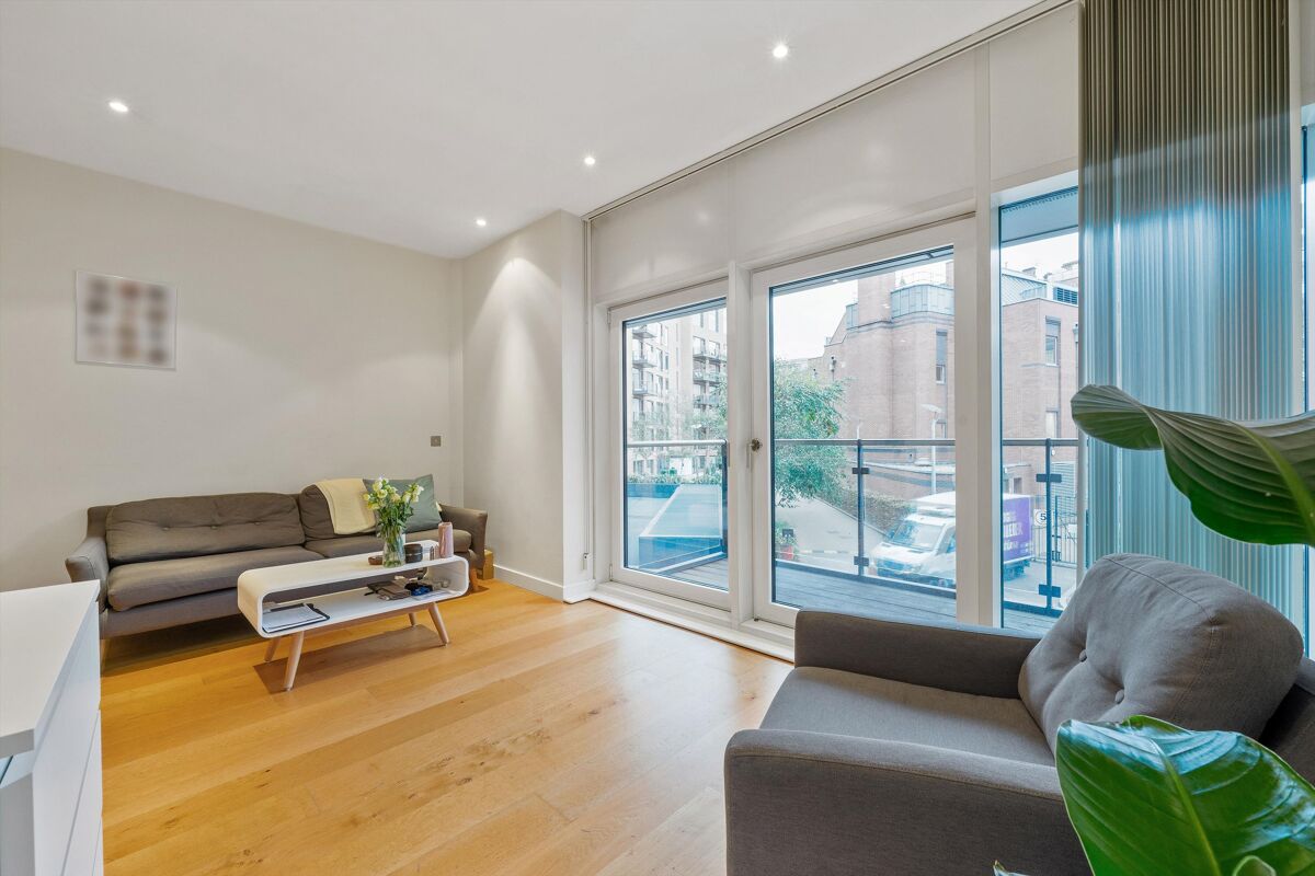 Flat for sale in Hepworth Court, Grosvenor Waterside, London, SW1W