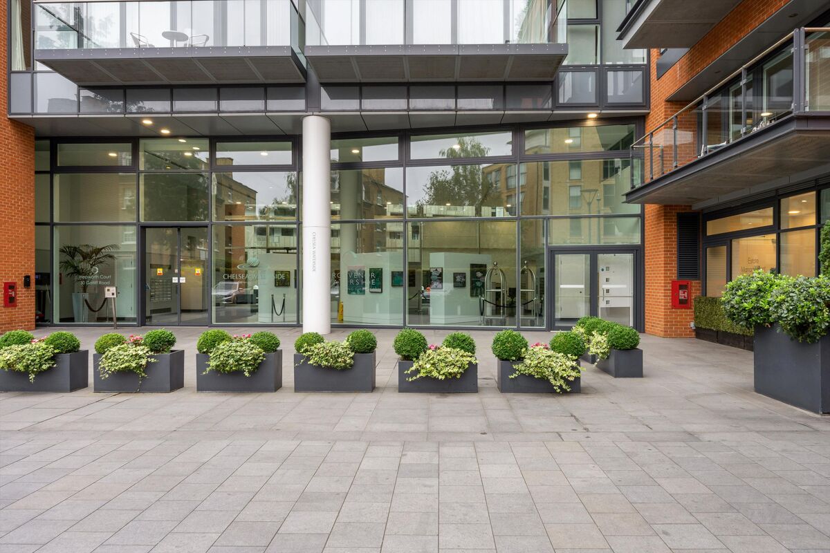 Flat for sale in Hepworth Court, Grosvenor Waterside, London, SW1W