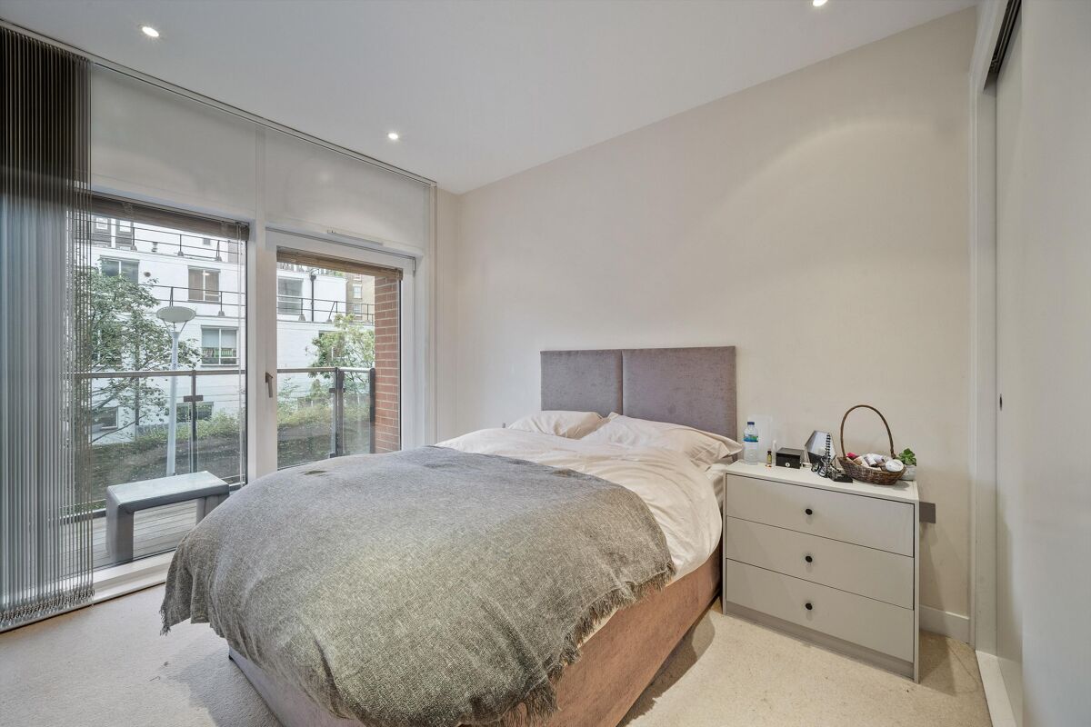 Flat for sale in Hepworth Court, Grosvenor Waterside, London, SW1W