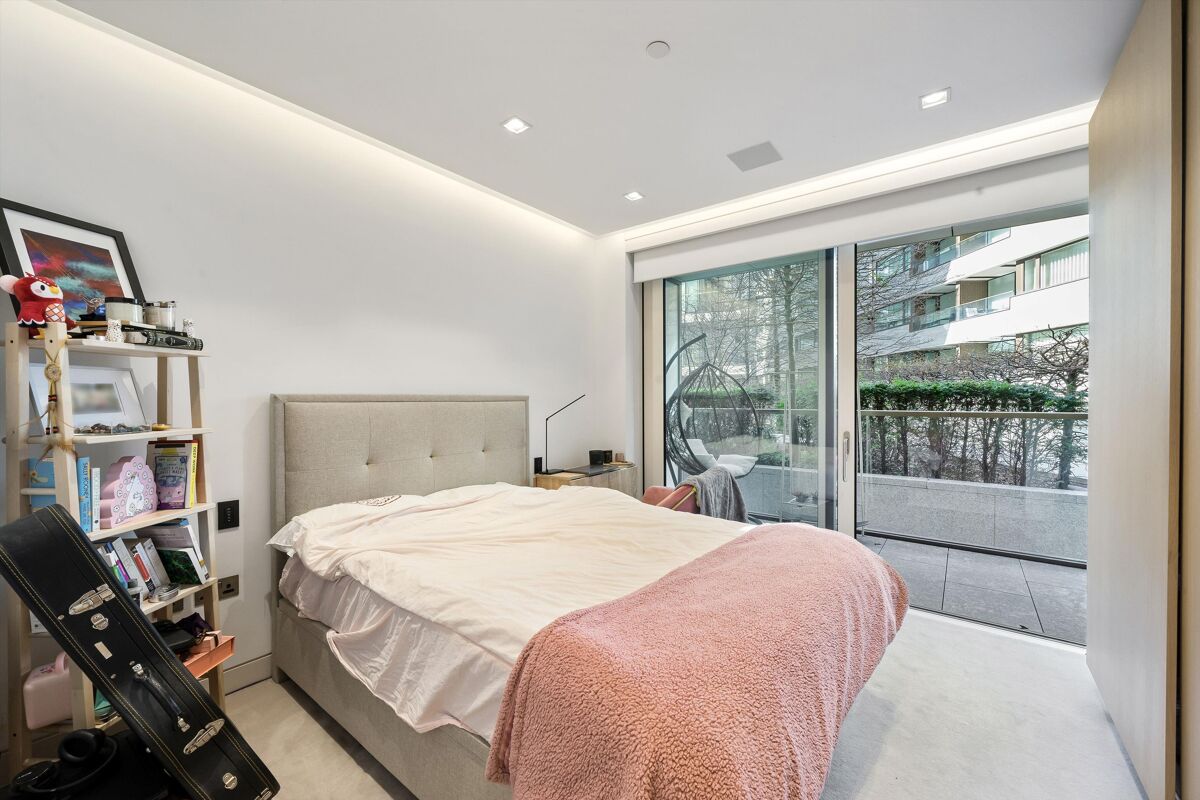 flat for sale in Duchess Walk, One Tower Bridge, London, SE1