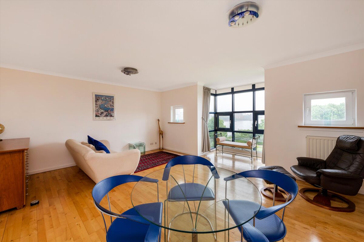 flat for sale in Tivoli Court, Rotherhithe Street, Rotherhithe, London