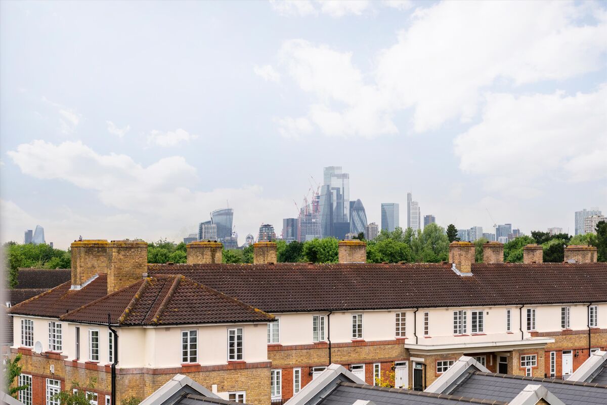 flat for sale in Tivoli Court, Rotherhithe Street, Rotherhithe, London