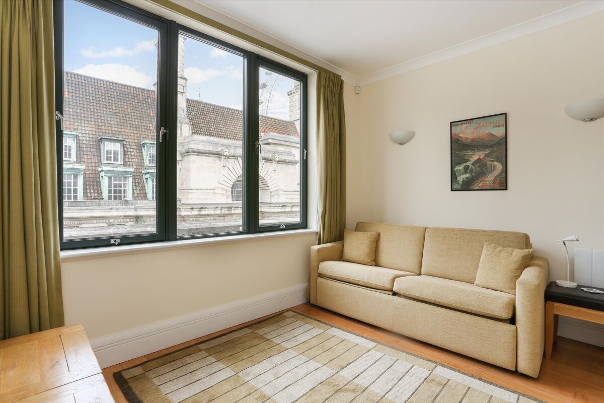 flat for sale in Forum Magnum Square, London, SE1 SBK012224262