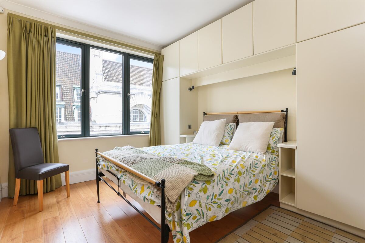 flat for sale in Forum Magnum Square, London, SE1 SBK012224262