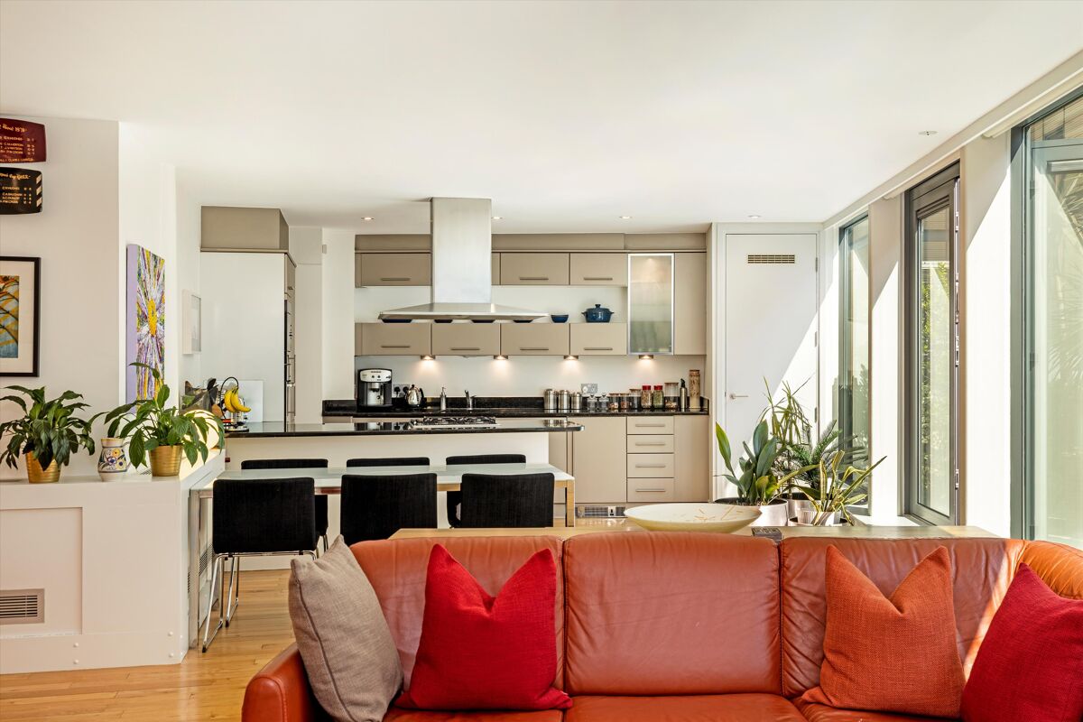 flat for sale in New Globe Walk, London, SE1 SBK012232319 Knight Frank