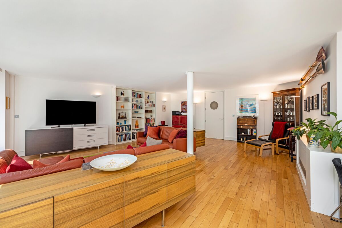 flat for sale in New Globe Walk, London, SE1 SBK012232319 Knight Frank