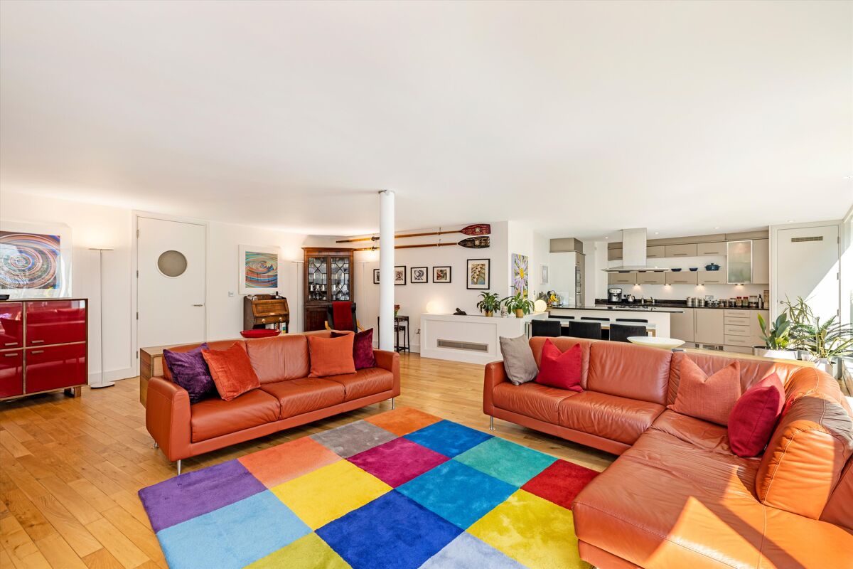 flat for sale in New Globe Walk, London, SE1 SBK012232319 Knight Frank
