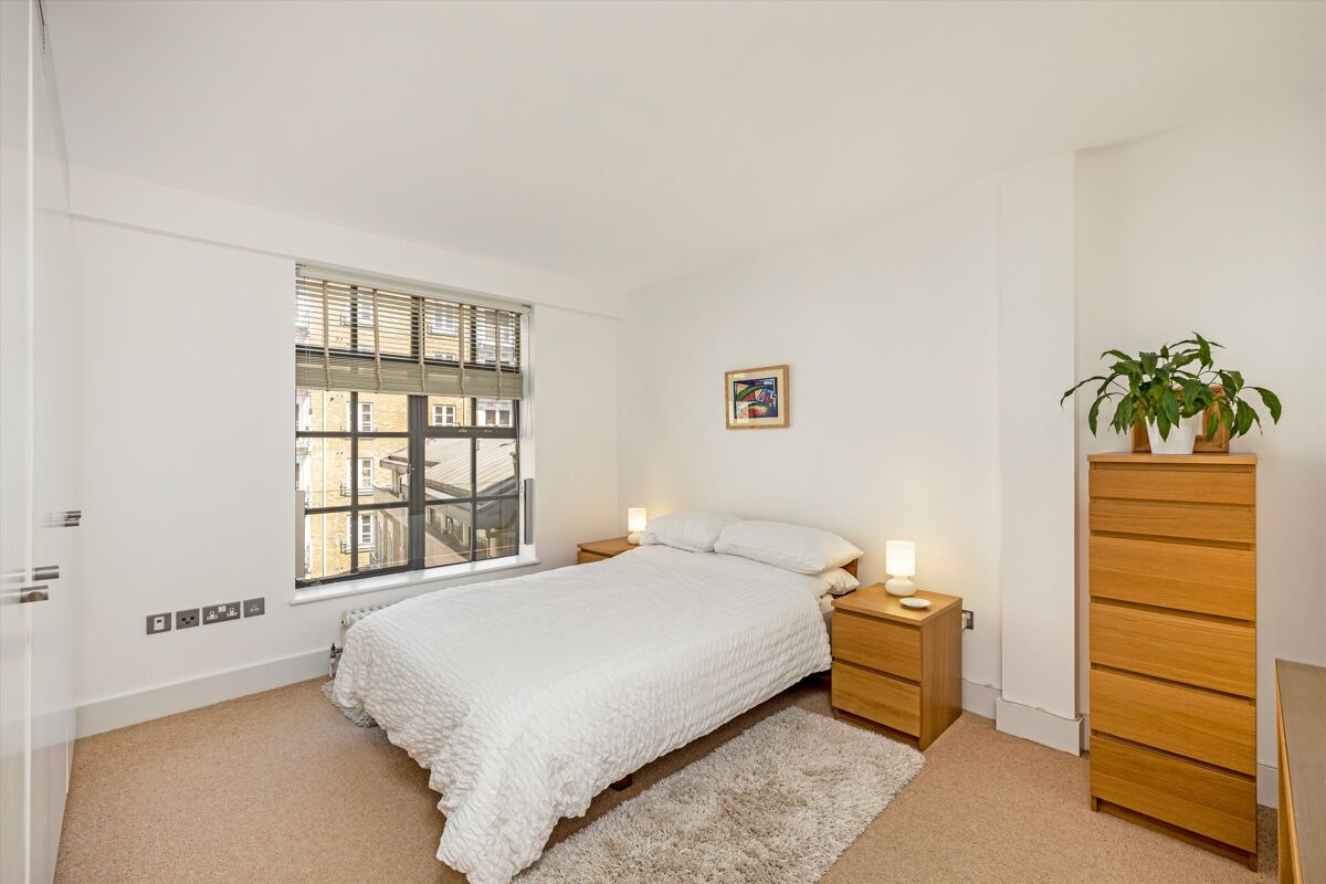 flat for sale in New Globe Walk, London, SE1 SBK012232319 Knight Frank
