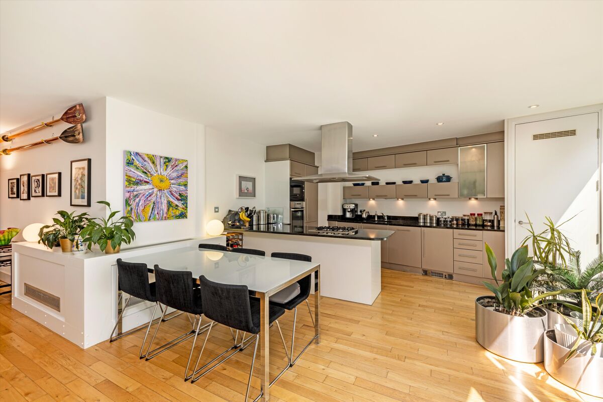 flat for sale in New Globe Walk, London, SE1 SBK012232319 Knight Frank