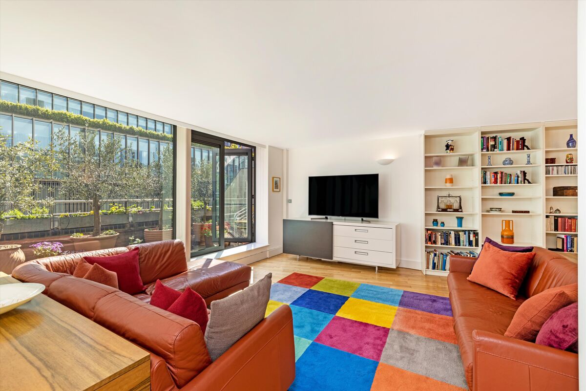 flat for sale in New Globe Walk, London, SE1 SBK012232319 Knight Frank