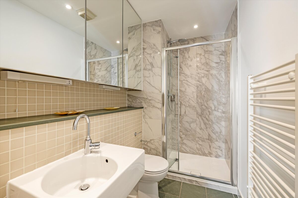 flat for sale in New Globe Walk, London, SE1 SBK012232319 Knight Frank