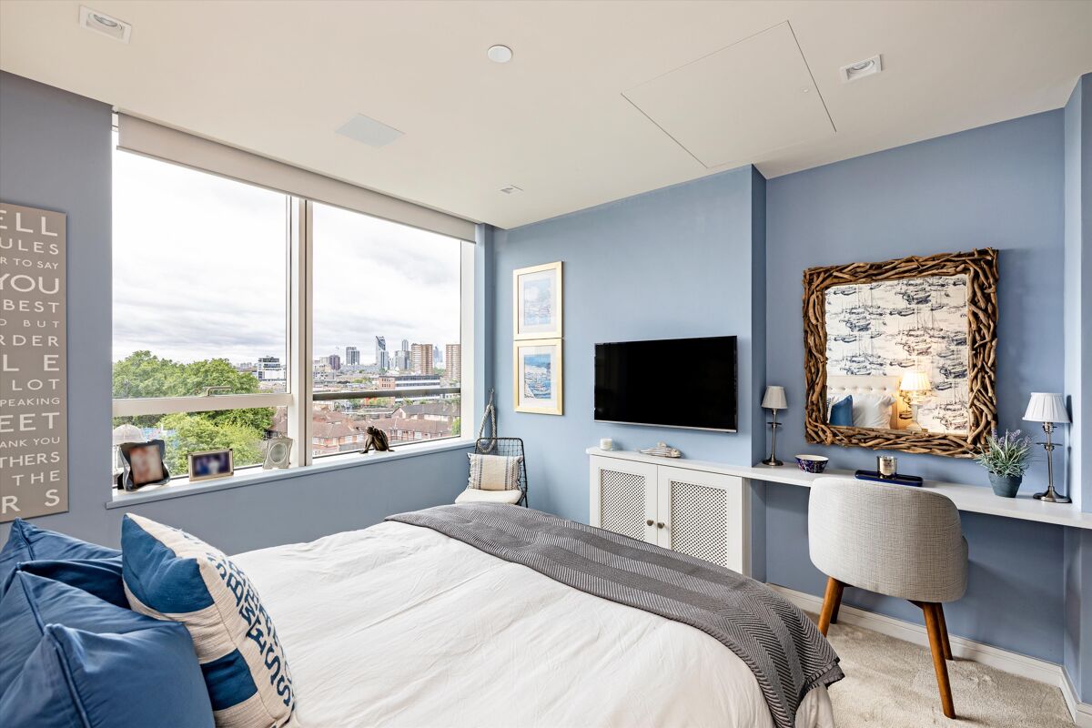 flat for sale in Balmoral House, Earls Way, London, SE1 SBK012258545