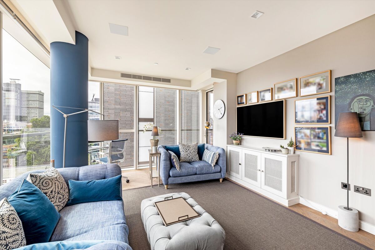 flat for sale in Balmoral House, Earls Way, London, SE1 SBK012258545