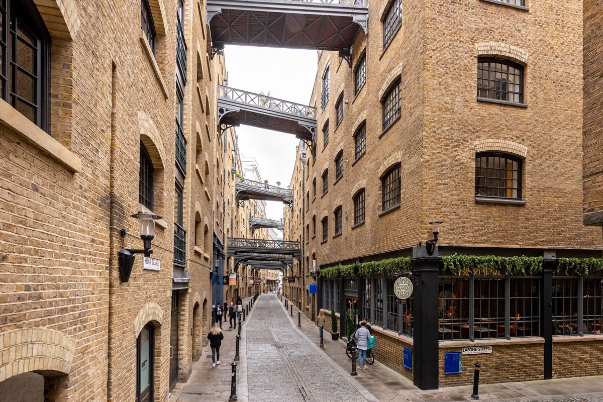 flat for sale in Shad Thames, London, SE1 SBK012272542 Knight Frank
