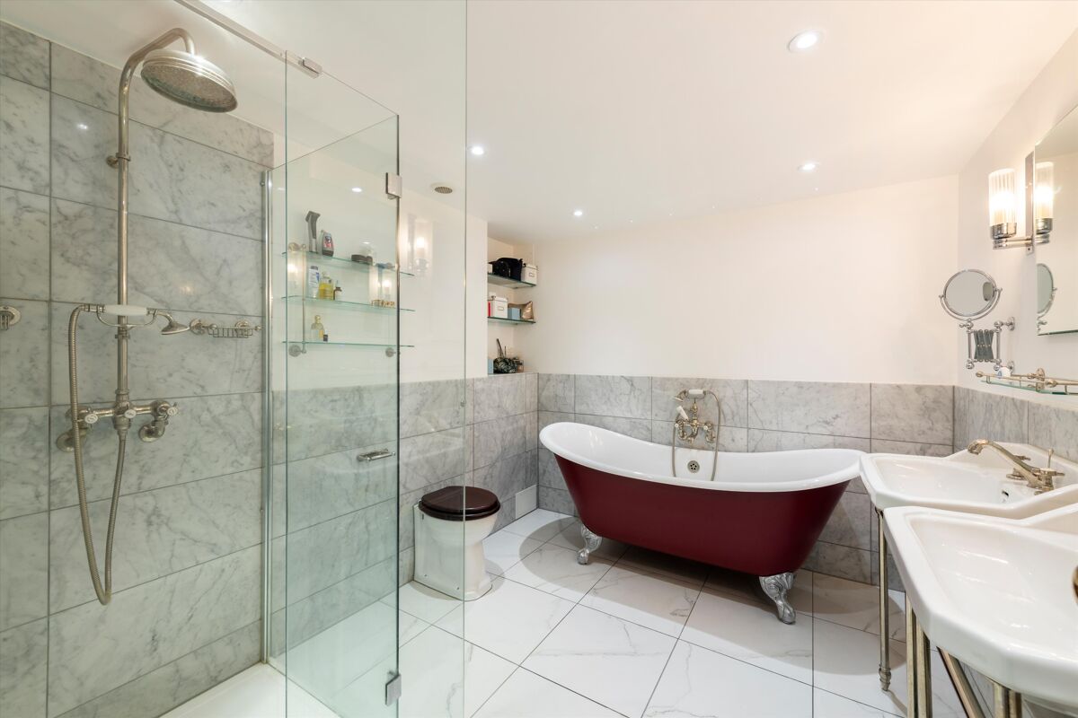 flat for sale in Shad Thames, London, SE1 SBK012272542 Knight Frank