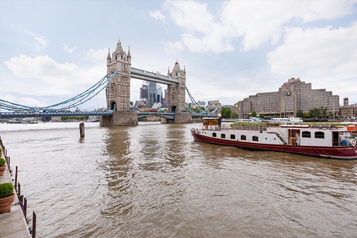 flat for sale in Shad Thames, London, SE1 SBK012272542 Knight Frank