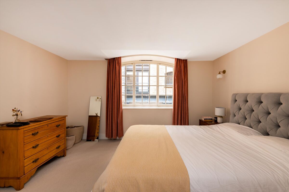 flat for sale in Shad Thames, London, SE1 SBK012272542 Knight Frank