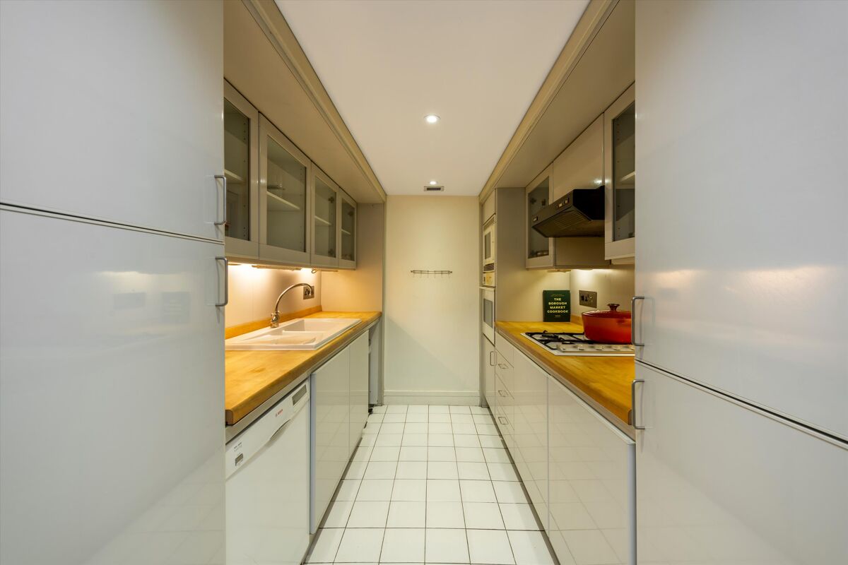 flat for sale in Shad Thames, London, SE1 SBK012272542 Knight Frank