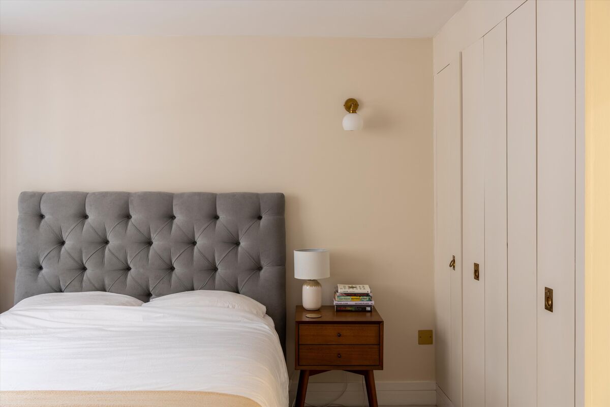 flat for sale in Shad Thames, London, SE1 SBK012272542 Knight Frank