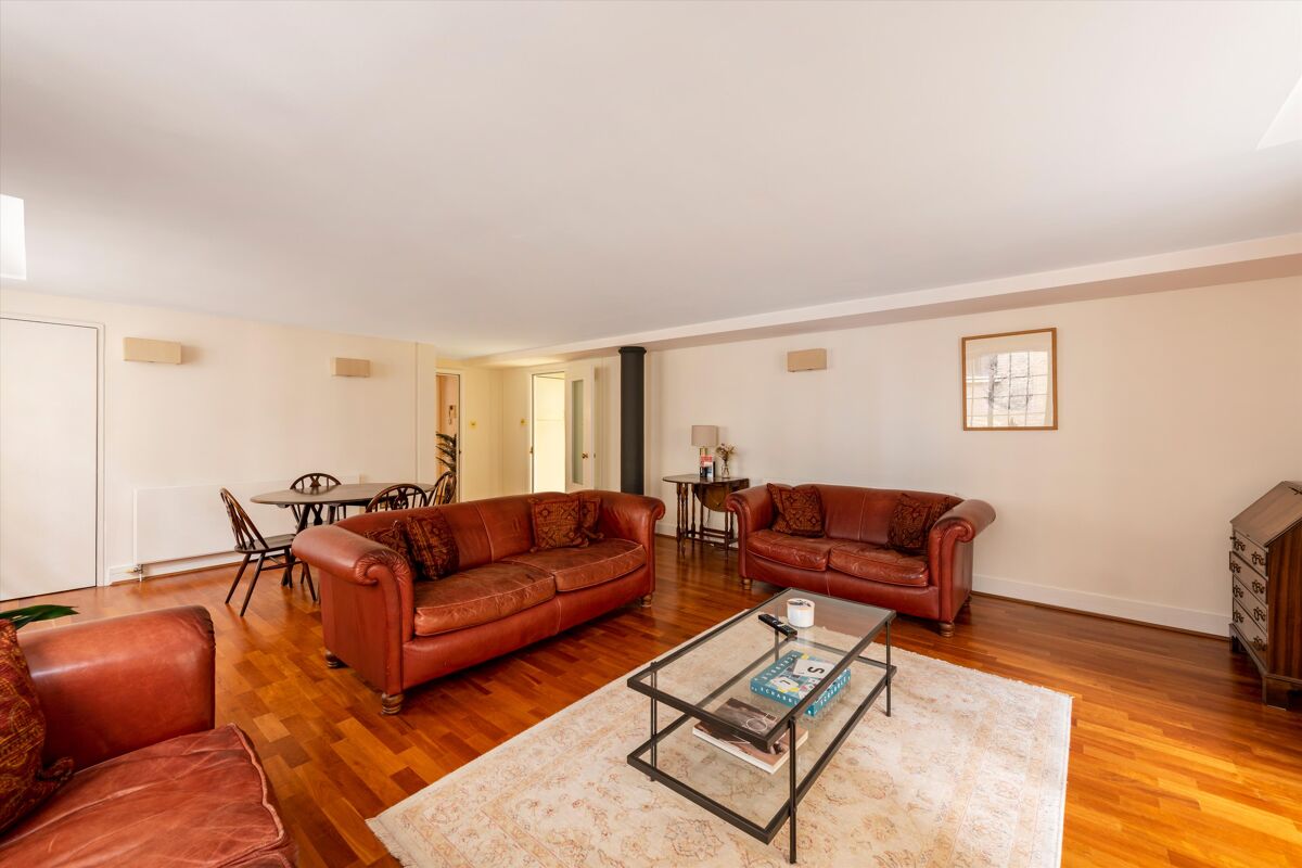 flat for sale in Shad Thames, London, SE1 SBK012272542 Knight Frank