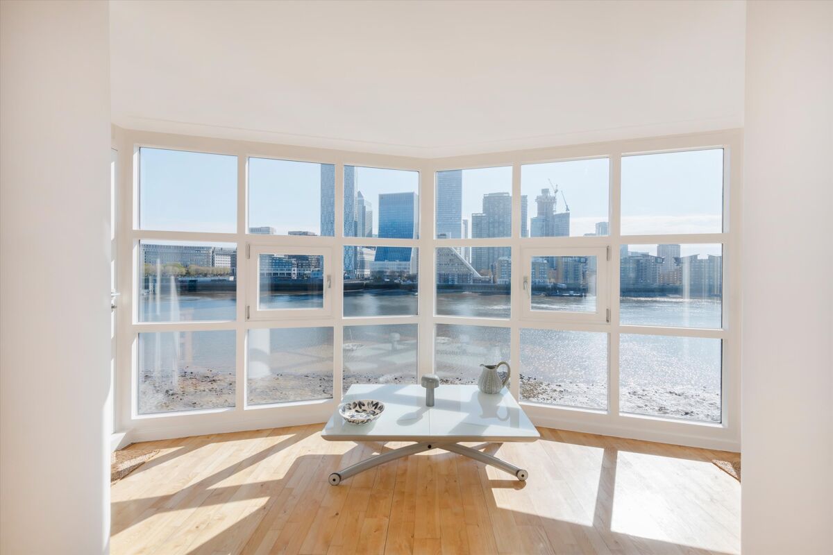 flat for sale in Tivoli Court, Rotherhithe Street, Rotherhithe, London