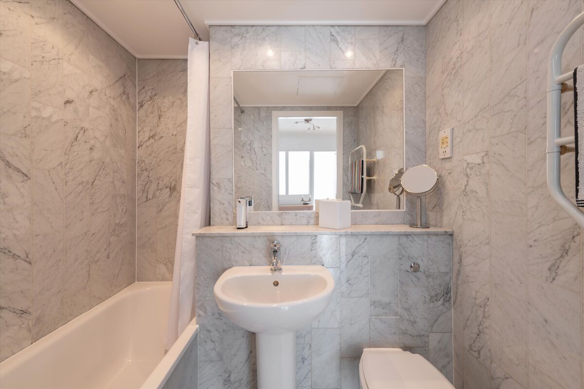 flat for sale in Tivoli Court, Rotherhithe Street, Rotherhithe, London