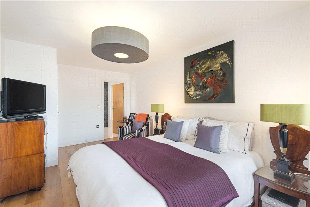 flat for sale in Wilmot House, 5 Mathers Road, London, SE11