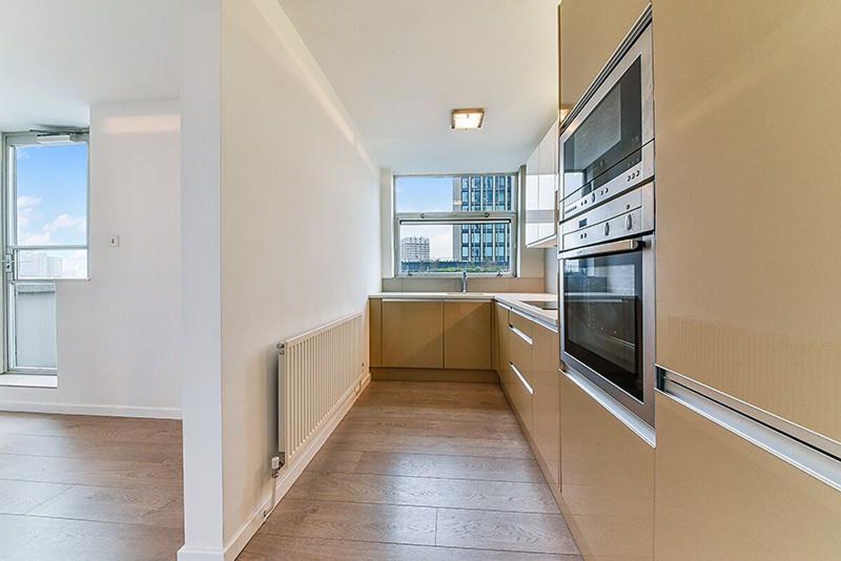 flat to rent in Rennie Court, Southbank, London, SE1 SBQ012134856 Knight Frank