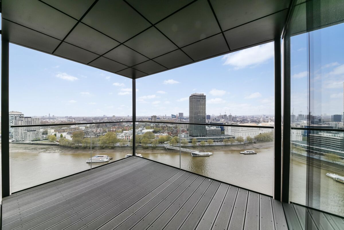 flat to rent in The Dumont, Albert Embankment, London, SE1