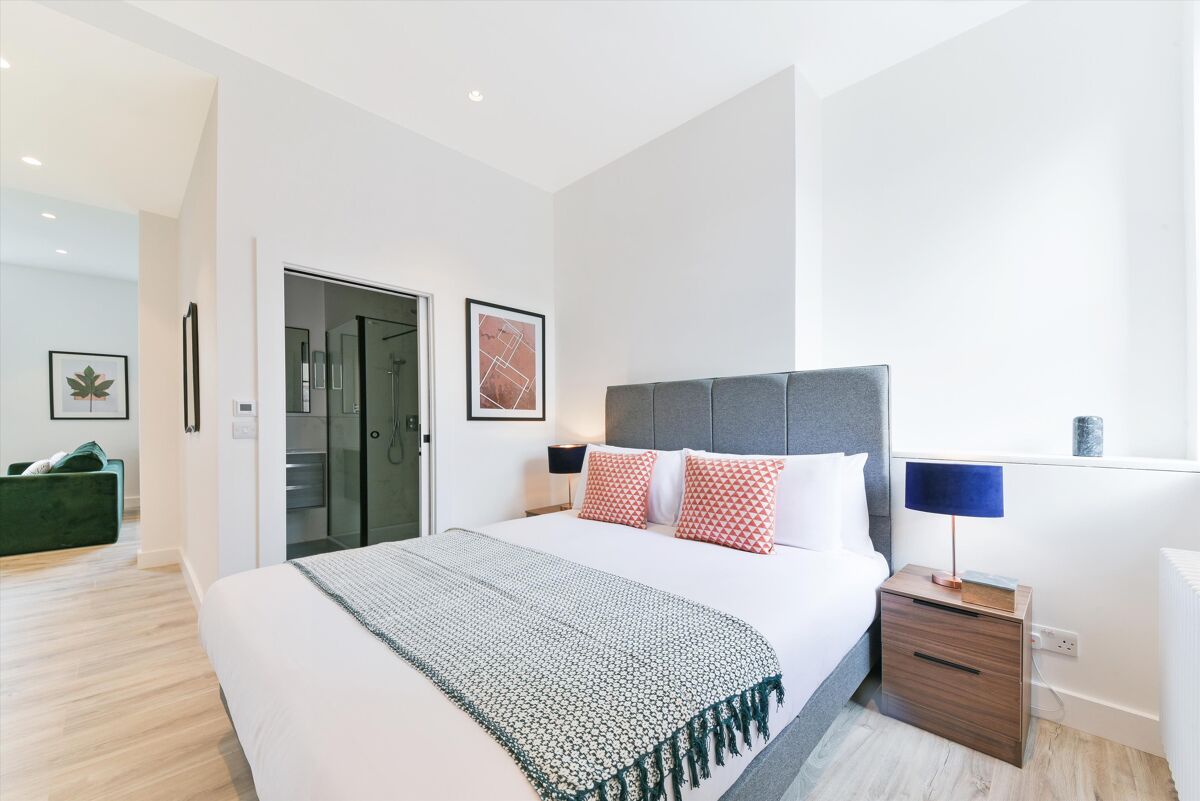 flat to rent in The Cut, Waterloo, London, SE1 SBQ012244217 Knight