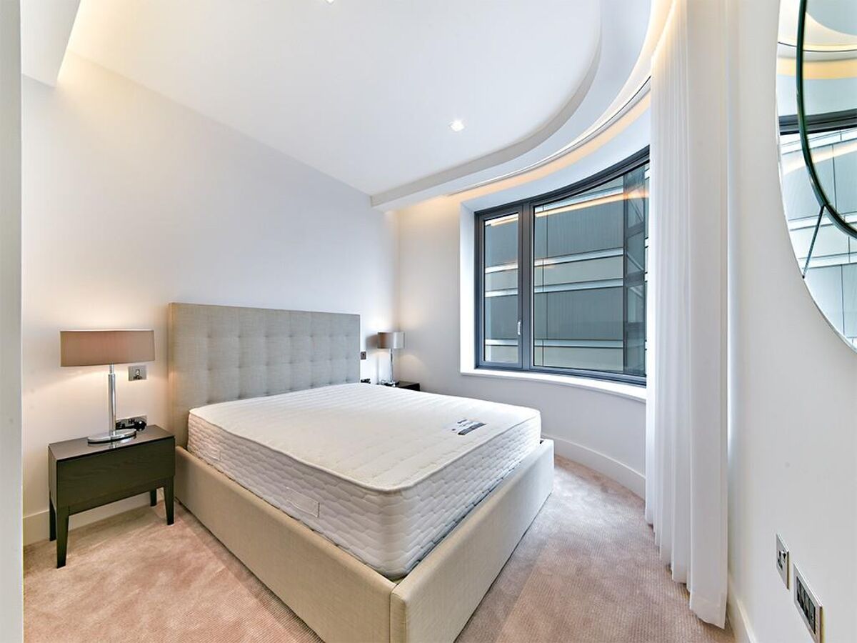 flat to rent in The Corniche, Albert Embankment, Lambeth, London, SE1