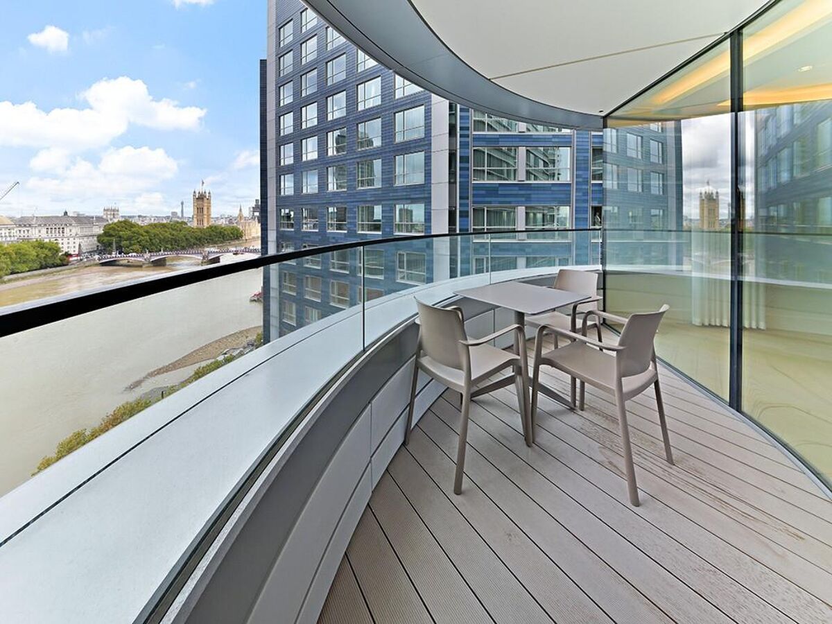 flat to rent in The Corniche, Albert Embankment, Lambeth, London, SE1