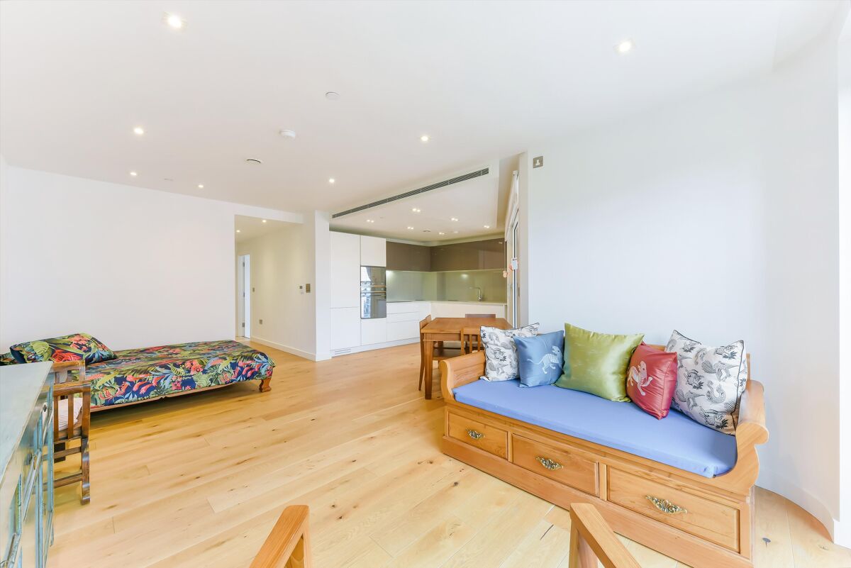 flat to rent in Lambeth High Street, London, SE1 SBQ012301628